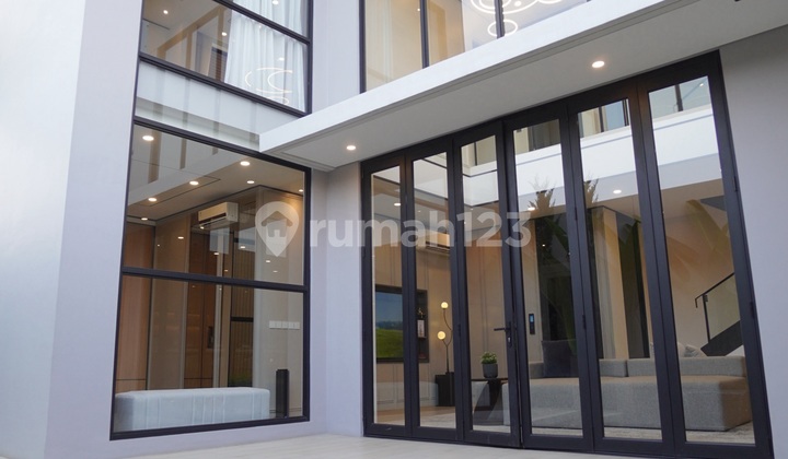 Rumah 3 Lantai Cuman 3 M Dekat Dengan Jakarta Selatan  2