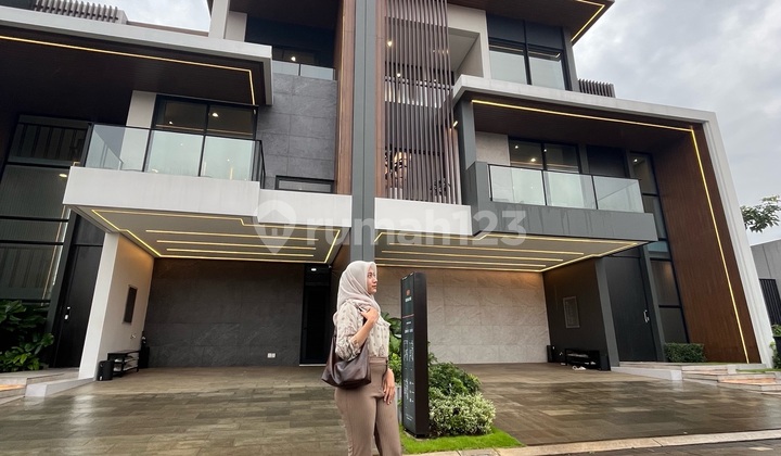 Rumah 3 Lantai Cuman 3 M Dekat Dengan Jakarta Selatan  1