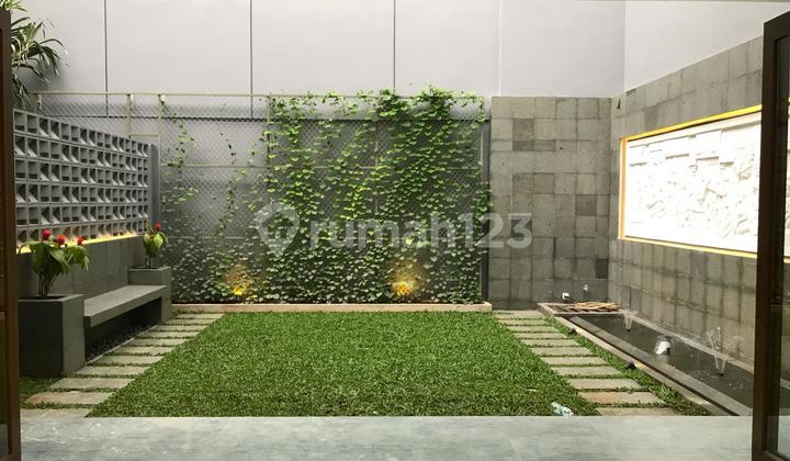 For Rent Luxury House in Menteng – 4 Bedrooms, Move-In Ready, Menteng Central Jakarta 2