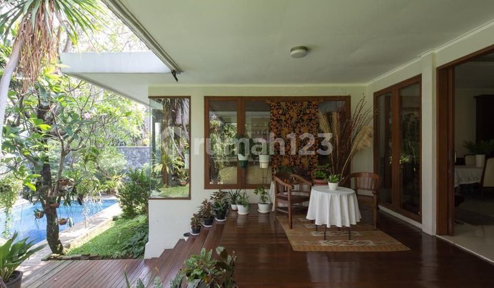 Rumah Mewah Villa Cipete Selatan SHM Kolam Renang 700M²