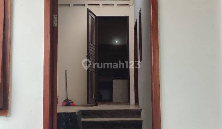 Rumah Asri Lokasi Bagus Posisi Hook di Villa Cinere Mas SHM 2