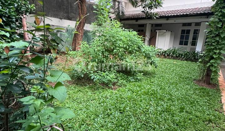 Elite Location House in Front of Sriwijaya Park Area, South Jakarta 2