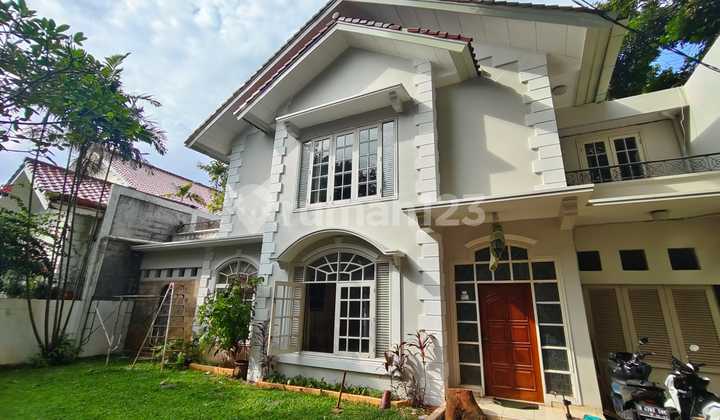 Beautiful House in Cilandak – Opposite Citos, 5+2 Bedrooms, Private Pool, Negotiable Price!
