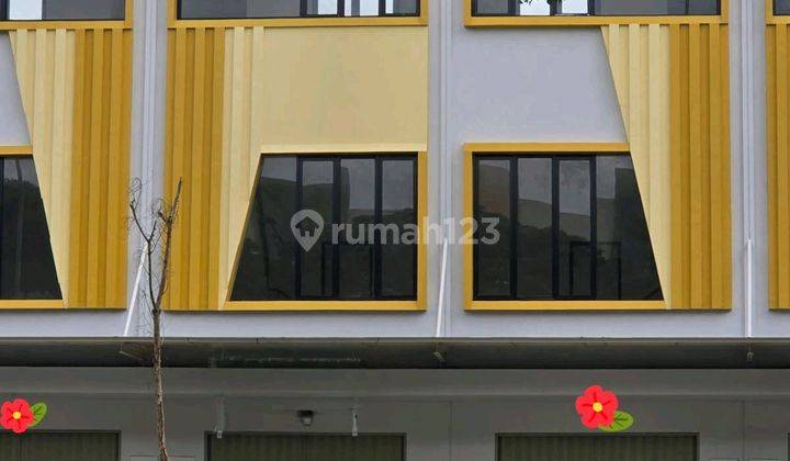 Disewakan Ruko Baru Bagus Modern Lokasi Ramai Di Harapan Indah 2 Bekasi 1