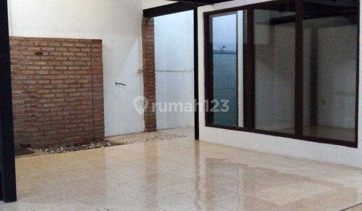 Rumah Bagus SHM di Jl Ciwaruga Kompleks Graha Lista, Bandung 1