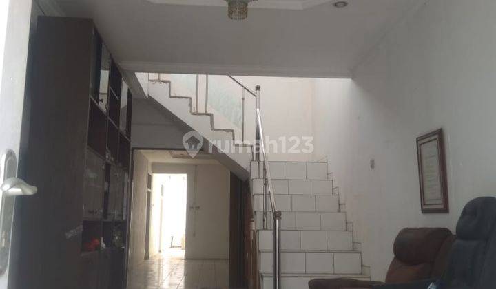 Rumah 2 Lantai Unfurnished di Jl Sariasih Sukasari Bandung 1