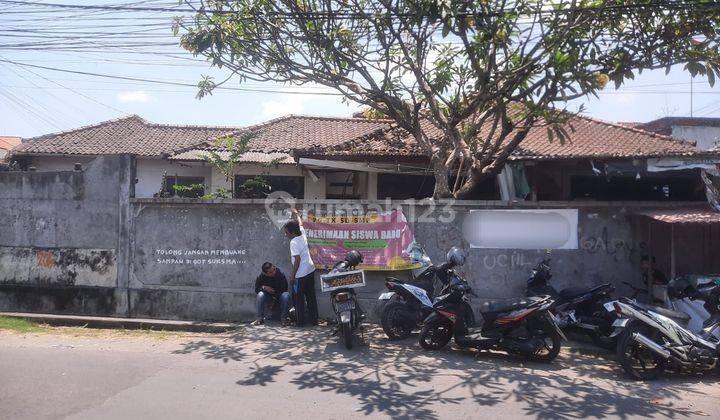 SURE DEAL FOR SALE LAND WITH BUILDING BONUS LOCATION SESETAN SOUTH DENPASAR 1