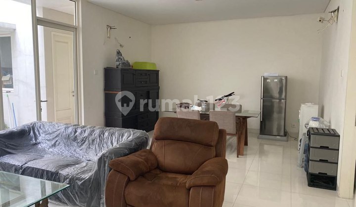 Rumah Bagus Semi Futnish Di Grand Pakuwon Rumah SHM di Perumahan Grand Pakuwon, Jl. Banjar Sugihan 1, Banjar Sugihan, Tandes, Kota Surabaya, Jawa Timur, Indonesia, 60185, Tandes Bagus 2