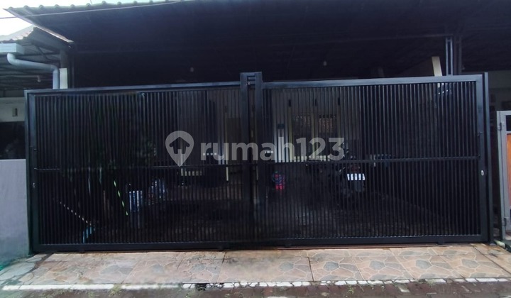 Semi-Furnished House In Griya Pesona Asri Rungkut Good SHM House in YKP Griya Pesona Asri Housing, Medokan Ayu, Rungkut, Surabaya City, East Java, Indonesia, 60295, Rungkut