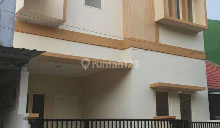 Rumah Minimalis 2 Lantai Di  Di Pakuwon City 1