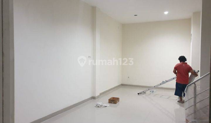 Rumah Minimalis 2 Lantai Di  Di Pakuwon City 2