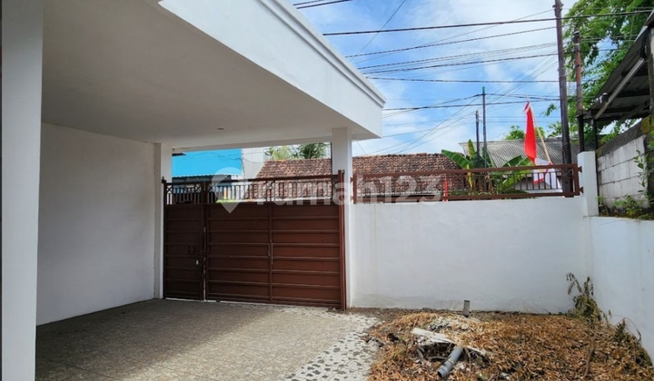 TOWN CENTER HOUSE SUITABLE FOR BUSINESS, OFFICE, BOARDING, RESIDENCE IN WONOKROMO 2