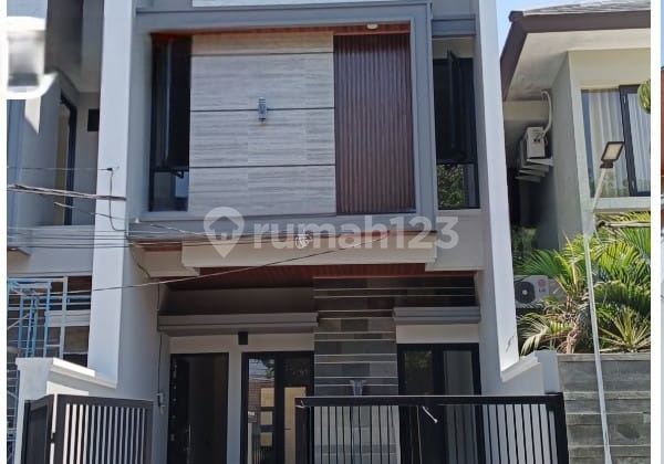 New House Row Street 4 Cars In Manyar Nice House SHM at Jl. Manyar Jaya III No.1, Menur Pumpungan, Sukolilo, Surabaya City, East Java, Indonesia, 60118, Manyar 2