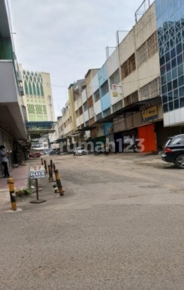 Ruko Auri Pusat Perdagangan Textile Jakarta Pusar Ruko di Ruko Auri Tanah Abang Block A No.11, Kampung Bali, Tanah Abang, Kota Jakarta Pusat, Dki Jakarta, Indonesia, 10250, Tanah Abang 50.9 M² Unfurnished HGB