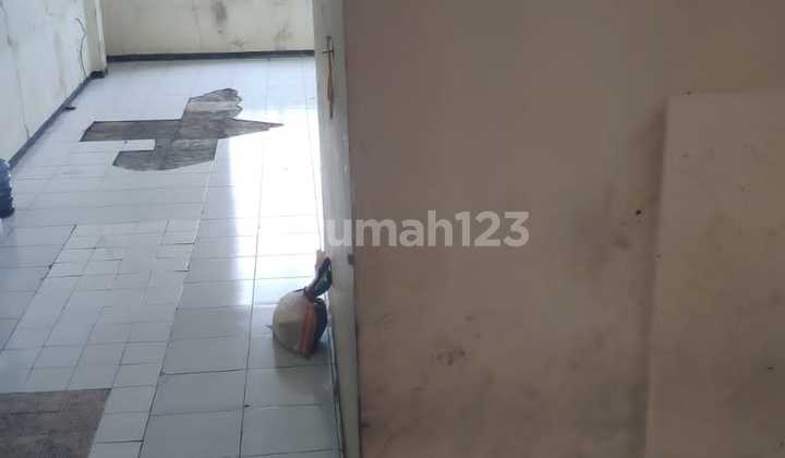 Strategic Hook Gateway Ruko in Waru Sidoarjo