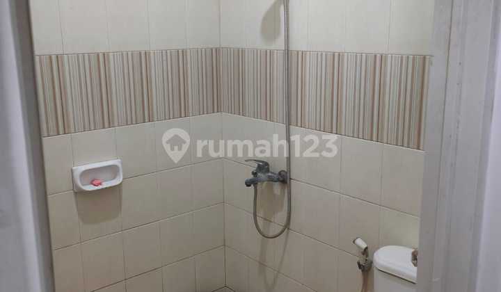 RUMAH DI SEWAKAN DI LEBAK INDAH 2