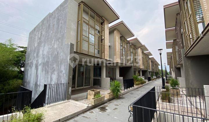 RUMAH 3 LANTAI SUPER MURAH HARGA BAWAH PASAR DI WISATA BUKIT MAS