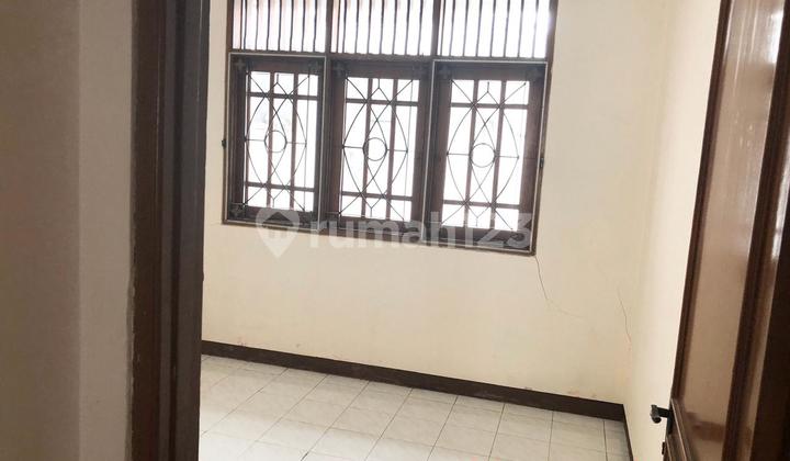 Semi-Furnished House in Westwood Pakuwon City 2