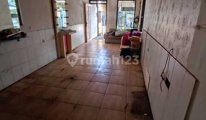 Rumah Besar Murah di Taman Pondok Indah Wiyung Rumah Butuh Minim Renovasi 2