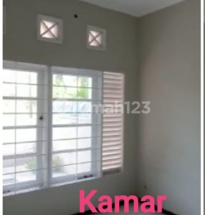 A well-maintained nice house at Mentari Beach. A well-maintained nice house at Mentari Beach.