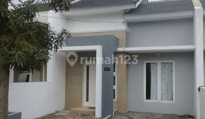 Ready-to-Occupy House at Swp Residence in Menganti, a Nice House at 48, Gang Masjid Kepatihan Rt. 6/Rw. 3, Kepatihan, Menganti, Gresik, East Java, Gresik, Menganti, 61174, Menganti