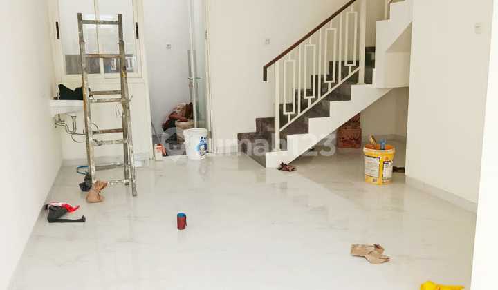 NEW HOUSE, STRATEGIC LOCATION NEAR UBAYA & PETRA IN JEMURSARI 2