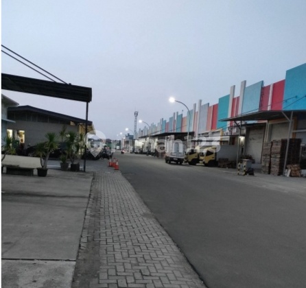 Gudang Strategis Dekat Akses Tol di Sedayu Biz Park Daan Mogot
