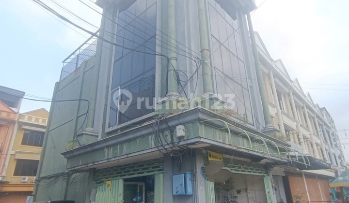 Ruko Hook Gateway Strategis di Waru Sidoarjo Ruko di Gate In Komplek Ruko Gateway, Ruko Gateway, Jl. Raya Waru, Dusun Sawo, Sawotratap, Gedangan, Sidoarjo, 61254, Unimas Garden Waru di Gate In Komplek Ruko Gateway, Ruko Gateway, Jl. Raya Waru, Dusun Sawo,