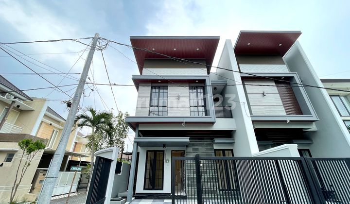Rumah Hook Baru Gress Di Manyar Rumah SHM Bagus di Jl. Manyar Jaya XIV No.33, Menur Pumpungan, Sukolilo, Kota Surabaya, Jawa Timur, Indonesia, 60118, Manyar