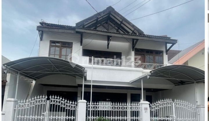 Rumah Besar Dekat Merr Cocok Untuk Kost Di Baruk Utara Rungkut Rumah Bagus di Jl. Baruk Utara VIII No. 12, Kedung Baruk, Rungkut, Kota Surabaya, Jawa Timur, Indonesia, 60298, Rungkut SHM