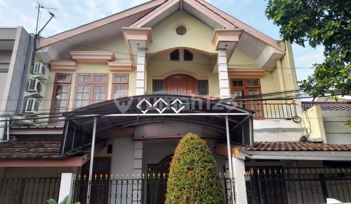 Dijual Rumah Mewah 2 Lantai Di Billymoon, Pondok Kelapa