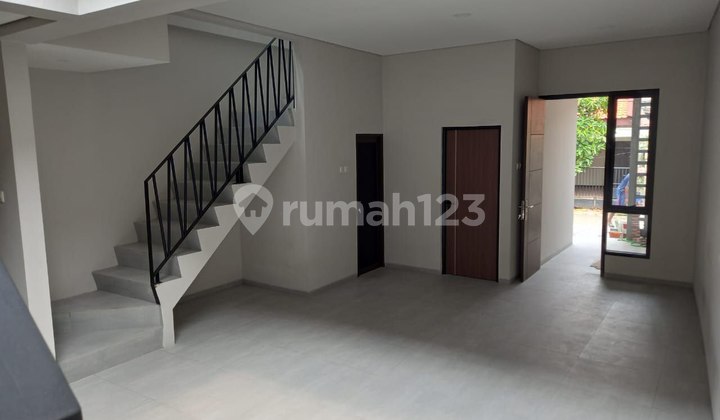 Dijual Rumah Cantik 2 Lantai Di Pulomas, Jakarta Timur 2