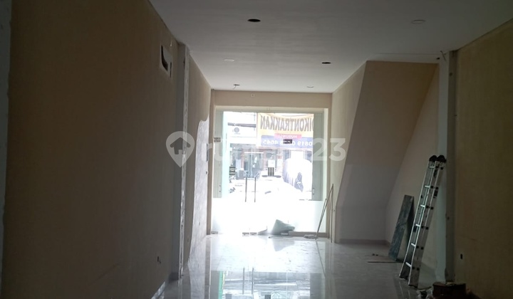 Cheap Rental 3-Story Shop House in East Tebet, South Jakarta 2