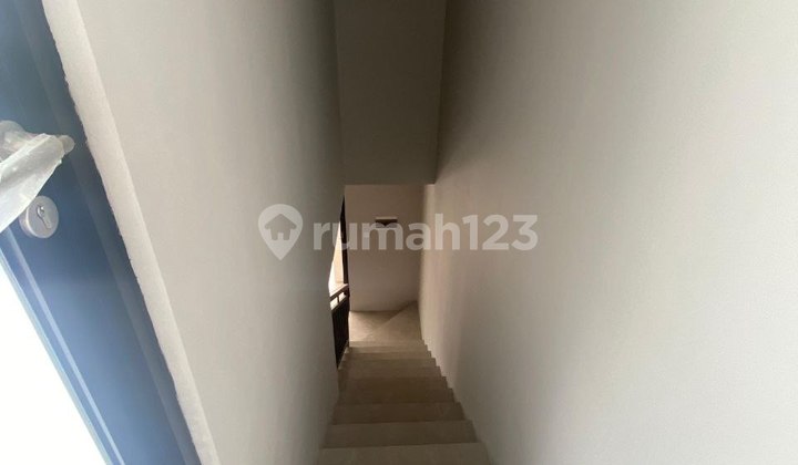 Dijual Cepat! Rumah Baru 2,5 Lantai Cluster Lake Garden Z Living Grand Wisata Bekasi 2