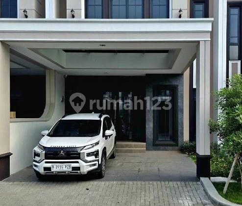 For Rent 2-Story House in Klasika Levente Cluster, Grand Wisata Bekasi - 4 Bedrooms, Near Living World Mall