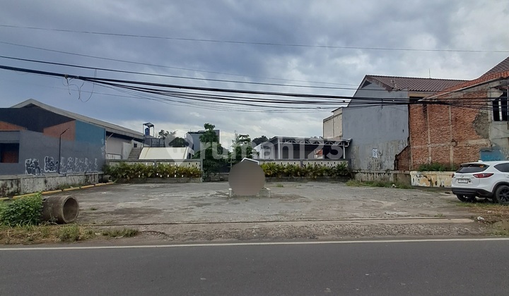 Land Area 1,550 M² + Building 550 M² on Jalan Raya Jatiasih Bekasi - Ideal for Business
