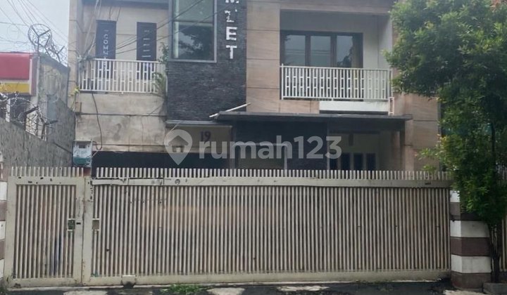 Rumah Komersial di Jalan Raya Duren Tiga Pancoran - Siap untuk Kantor & Coffee Shop