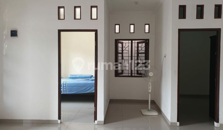 Siap huni 2 lantai semi furnish lokasi strategis.Pondok kelapa Jakarat Timur 2