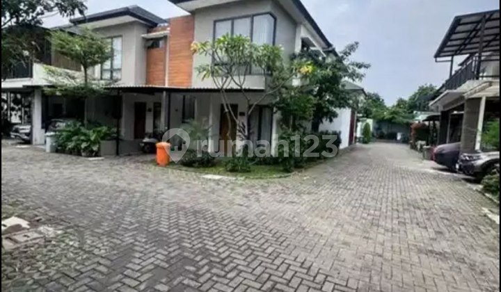 Comfortable Residence in a Cluster + Swimming Pool & Gazebo - Cavana Bintaro 2