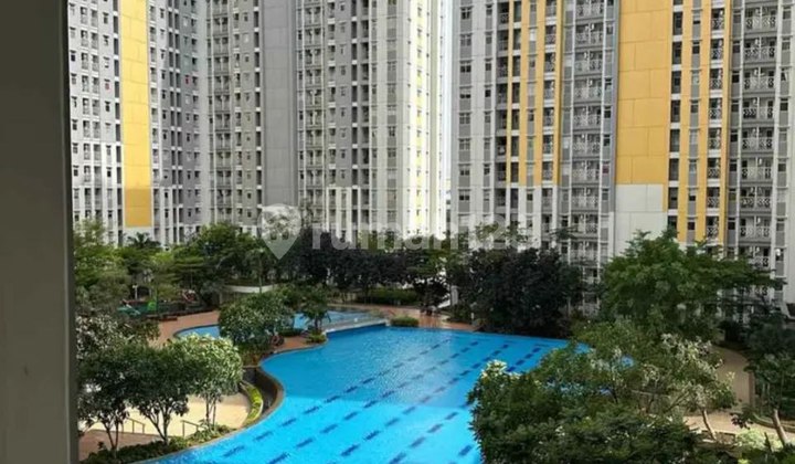 For Sale Apartment The Springlake Summarecon Bekasi - Swimming Pool View!