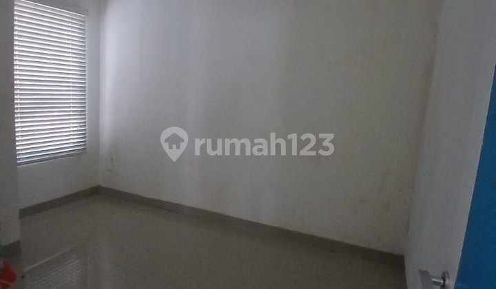 Rumah siap huni ada furnishednya deket LRT. Cikunir 2