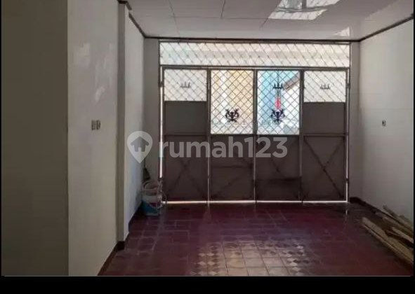 Rumah siap huni dalam komples bebas banjir. Jatiwaringin 2