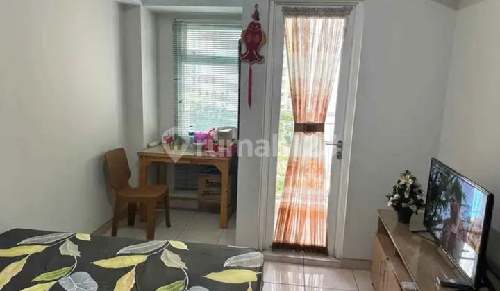 For Sale Apartment The Springlake Summarecon Bekasi - Swimming Pool View! 2