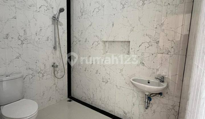 Rumah Baru di Galaxy Patung Kuda, Bebas Banjir, 2 Lantai, Harga Nego! 2