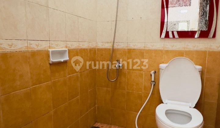 Sewa Rumah Nyaman di Kemang Pratama – Halaman Luas, Gazebo, Cocok untuk Keluarga 2