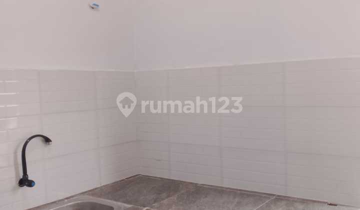 Rumah baru dibangun siap huni dalam kavling bebas banjir 2