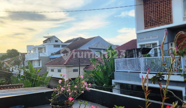 Dijual Rumah Cantik Siap Huni di Billymoon Pondok Kelapa - Akses Mudah, Fasilitas Lengkap! 2