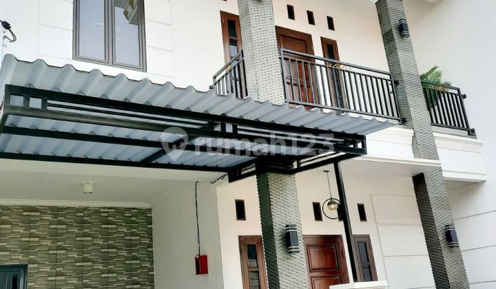 Siap huni 2 lantai semi furnish lokasi strategis.Pondok kelapa Jakarat Timur 1