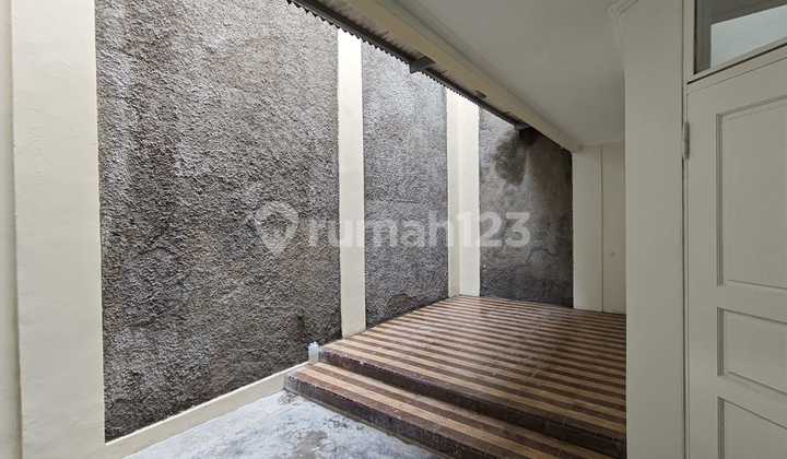 QUICK SALE House in WEST GOLF GARDEN Modernland 2