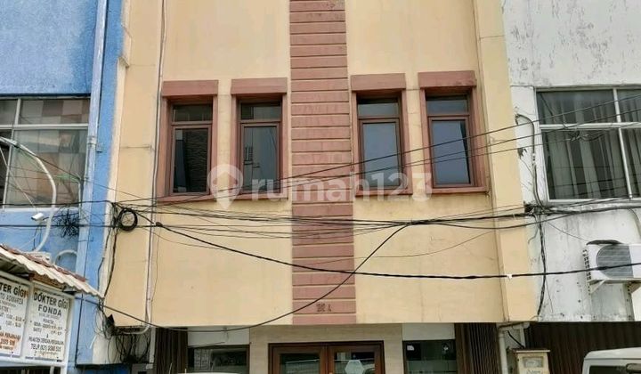 3-Storey Shop House in West Cideng